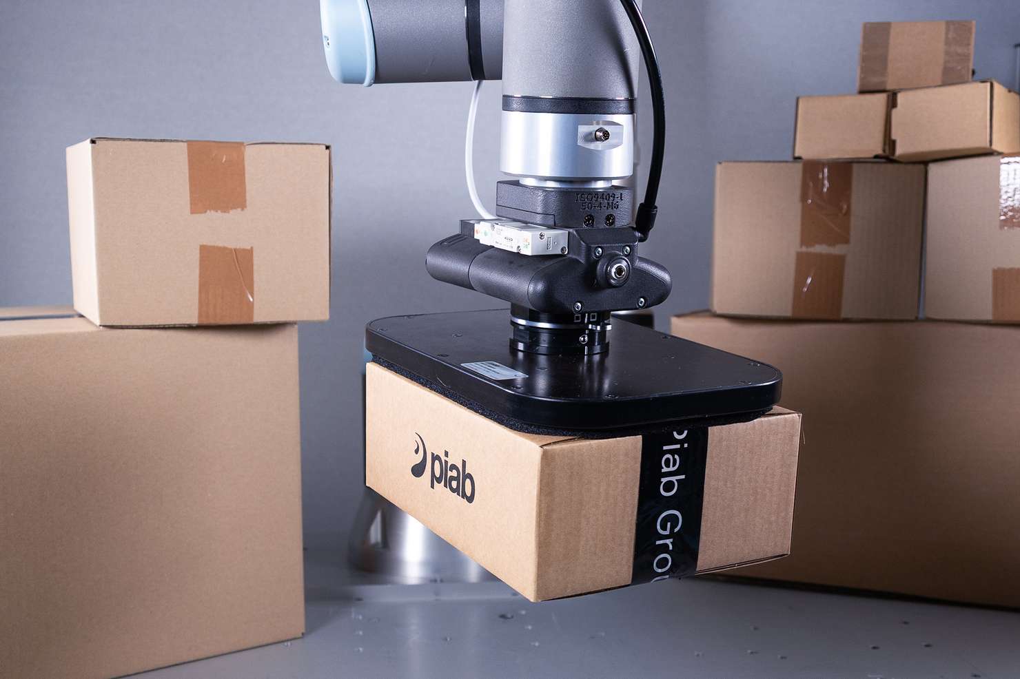 BOCCOM　ボッコム　デグモ　＃B09 Kenos KCM Cobot Medium - Lightweight cobot vacuum gripper for high