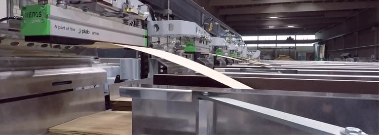Furniere automatisiert handhaben