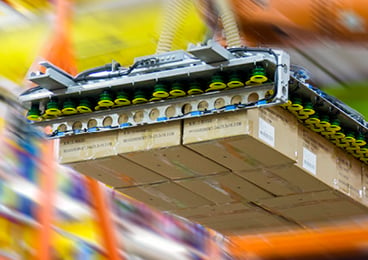 dm Verteilzentrum setzt auf Piab Saugnäpfe
