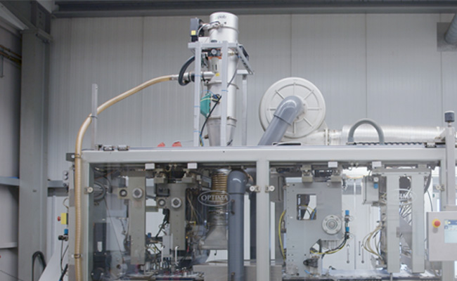 Piab piFLOW®f filling a packaging line