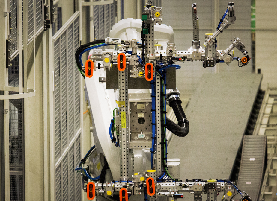 Exterior and interior trim components assembly